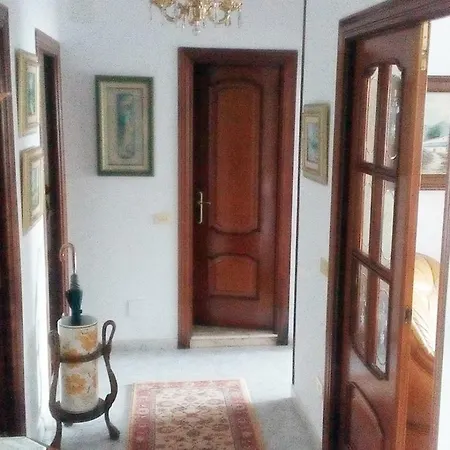 Piso Agradable Y Muy Limpio ヒホン